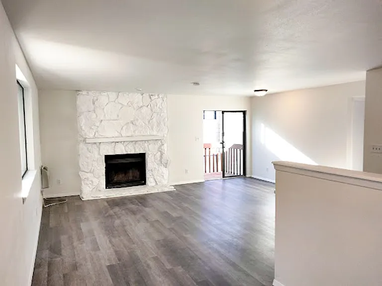 141 S Zang Way #B — Photo 3