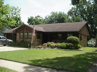 2807 Dewberry Ln, Pasadena, TX 77502