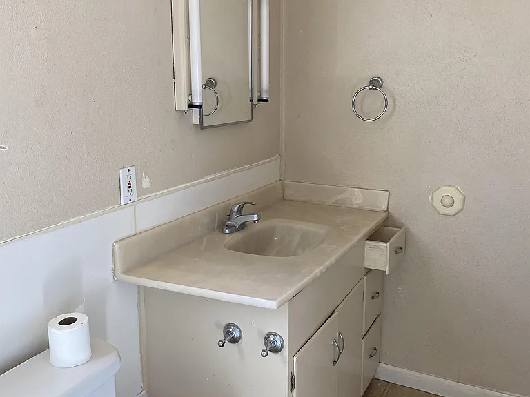 339 N Abbie St #1 — Photo 12