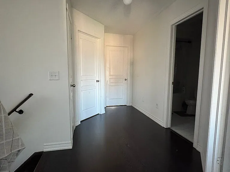 18 Eastlake Rd — Photo 8