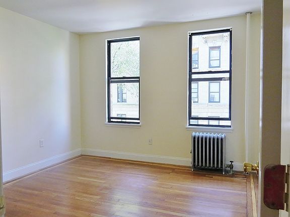 5th image of 940 St Nicholas Ave APT 3F