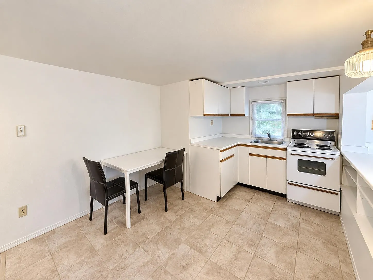 1 bed, 650 sqft, $1,600 — Photo 4