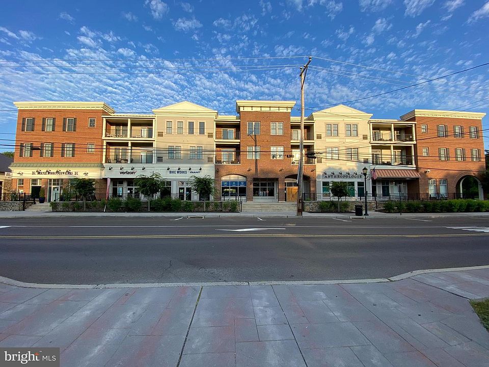 1st image of 200 N Sycamore St APT 2L