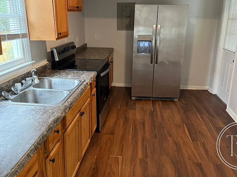 1514 Heron St — Photo 5