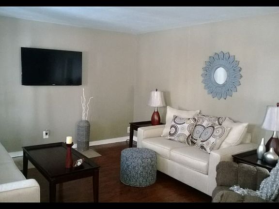 2nd image of 17301 Larchwood Ave