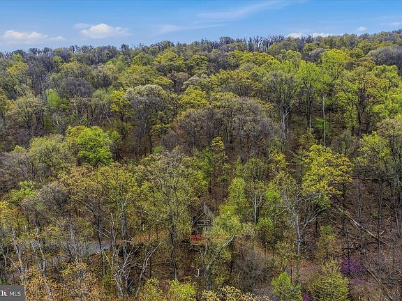 35th image of 494 Glenwood Ln