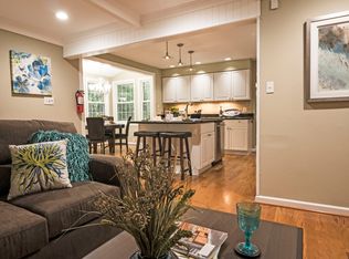 10 Oakley Dr, Cherry Hill, NJ 08003