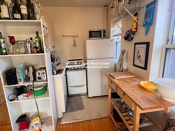 3rd image of 16-20 Westland Ave #507