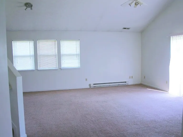 2045 Rolling Meadows Ln — Photo 7