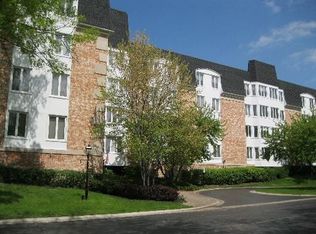 200 Lake Blvd UNIT 5, Buffalo Grove, IL 60089