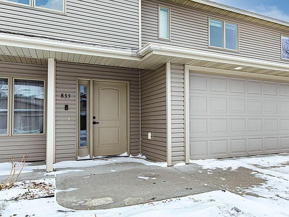 2nd image of 835 Mayflower Dr