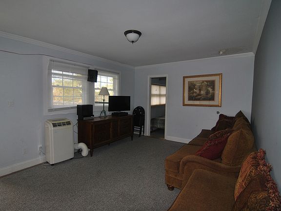 5th image of 7 Cayuga St