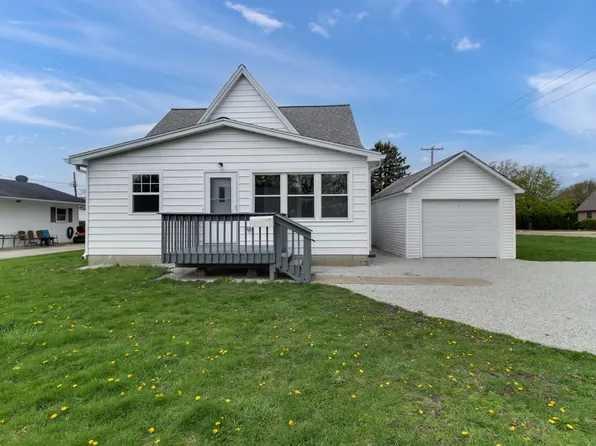 508 N White St, Le Roy, IL 61752