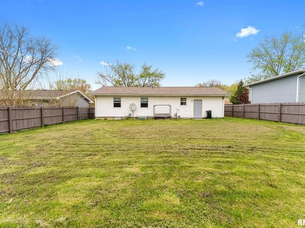 325 W 64th St, Davenport, IA 52806