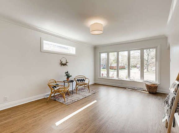 4th image of 2622 W 99th St