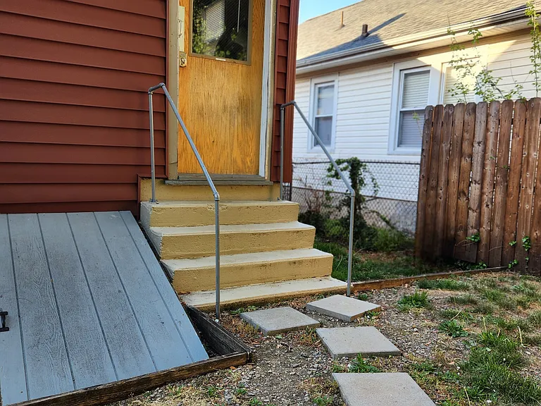 635 Mountain Ave SE — Photo 30