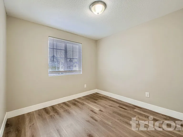 8617 NE 25th Cir — Photo 13