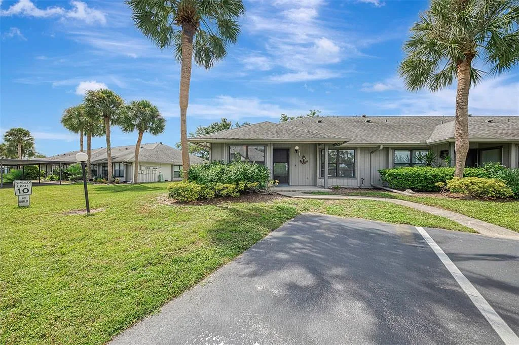 2 bed, 2.0 bath, 1135 sqft, $1,800 — Photo 2