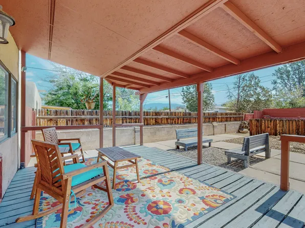 940 Palomas Dr SE, Albuquerque, NM 87108