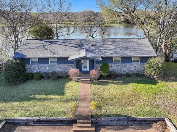 939 Aqua Dr, Gallatin, TN 37066