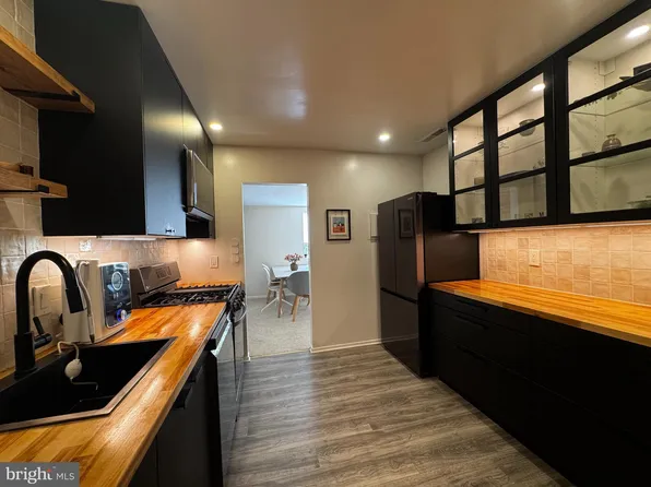 19435 Brassie Pl APT 201, Montgomery Village, MD 20886