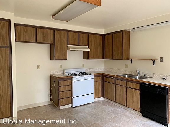 3rd image of 10862 Tierrasanta Blvd