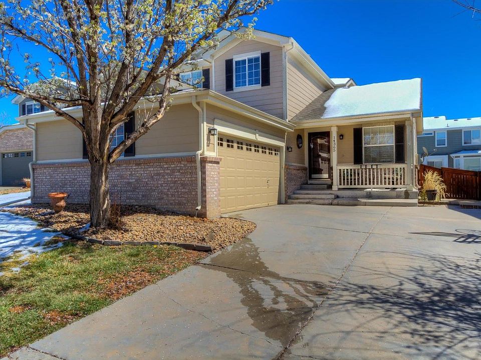 Great Curb Appeal!
