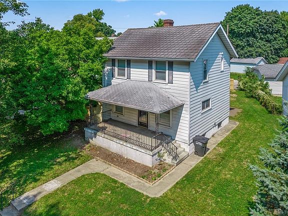 3rd image of 684 W Circle Dr