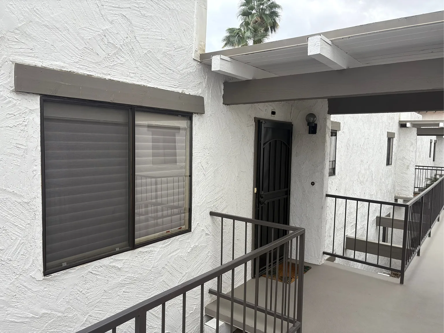 1050 E Ramon Rd — Photo 2
