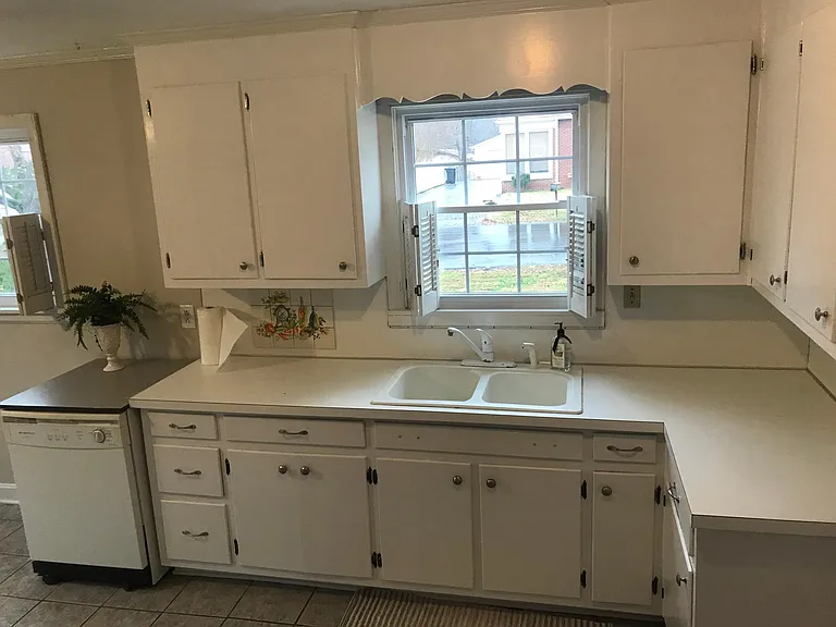 1320 Poplar Ave — Photo 4