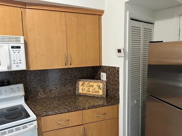 360 NW 58th Ave #1, Miami, FL 33126