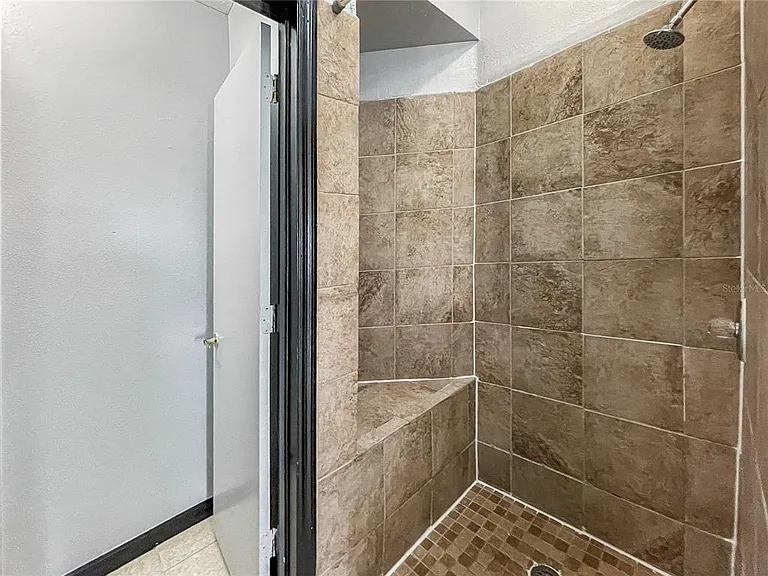 402 Orchid Dr #MAIN — Photo 12