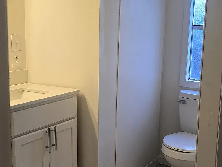 101 Hudson Ln #10 — Photo 8