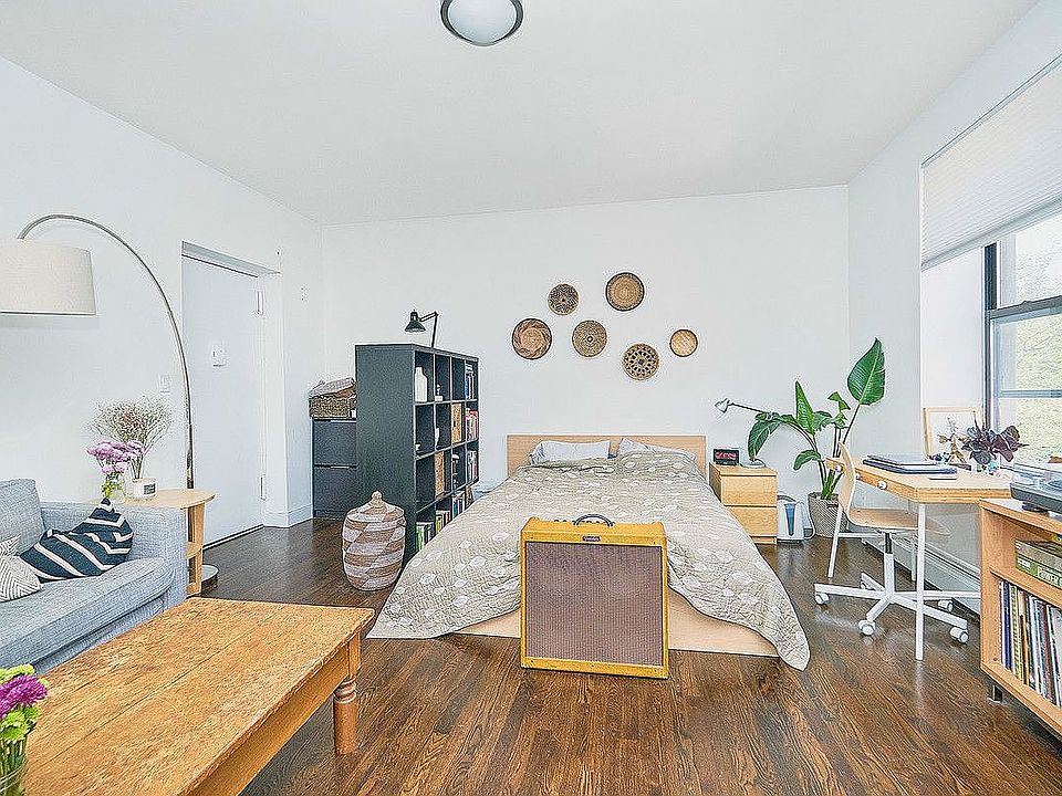 1st image of 302 Manhattan Ave #4E