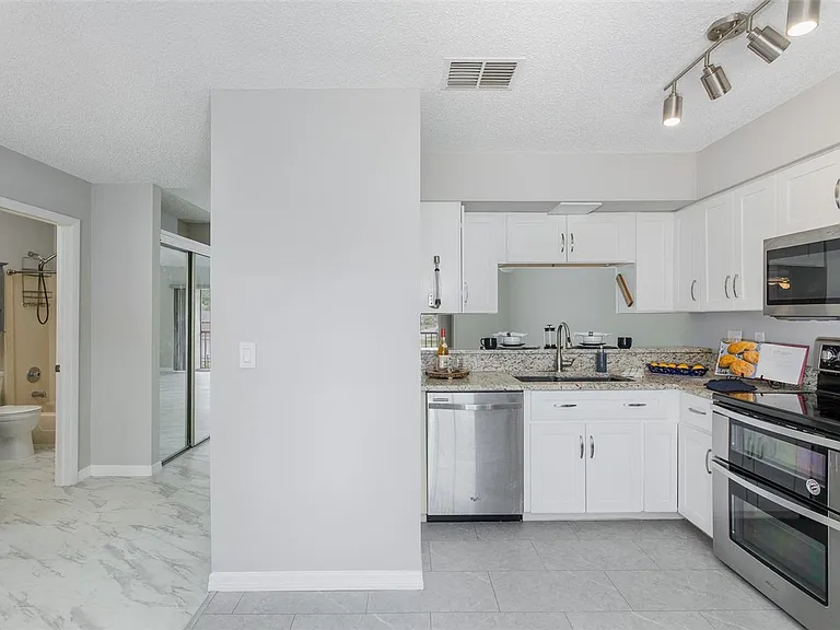 4933 Myrtle Oak Dr #23 — Photo 16
