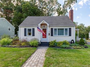 34 Hepworth St, Bristol, CT 06010