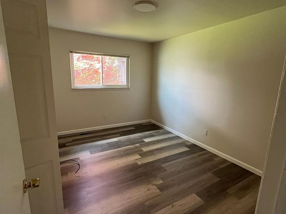 2nd image of 34600 Richard O Dr