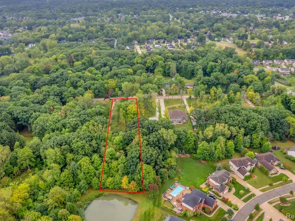 3459 Hazelton Ave, Rochester Hills, MI 48307