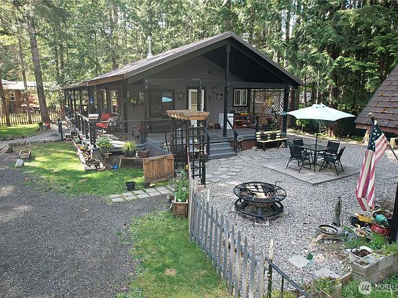 3rd image of 60 N Carp Place N