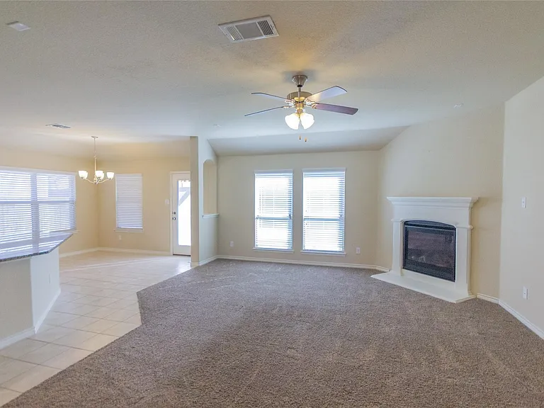 900 Lake Cypress Ln — Photo 3