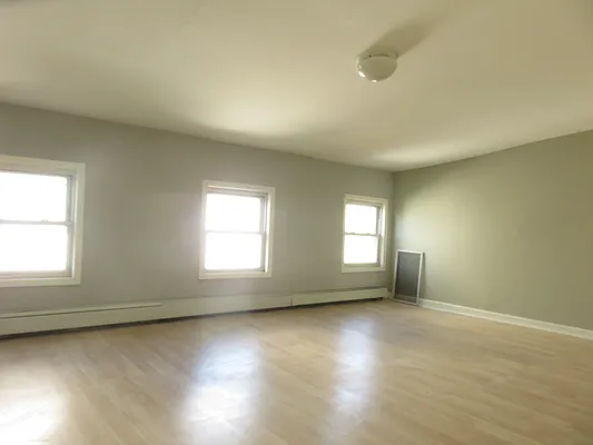 Rented by Rennit Inc. | media 23