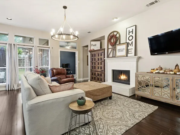 8805 Falcon View Dr, McKinney, TX 75072