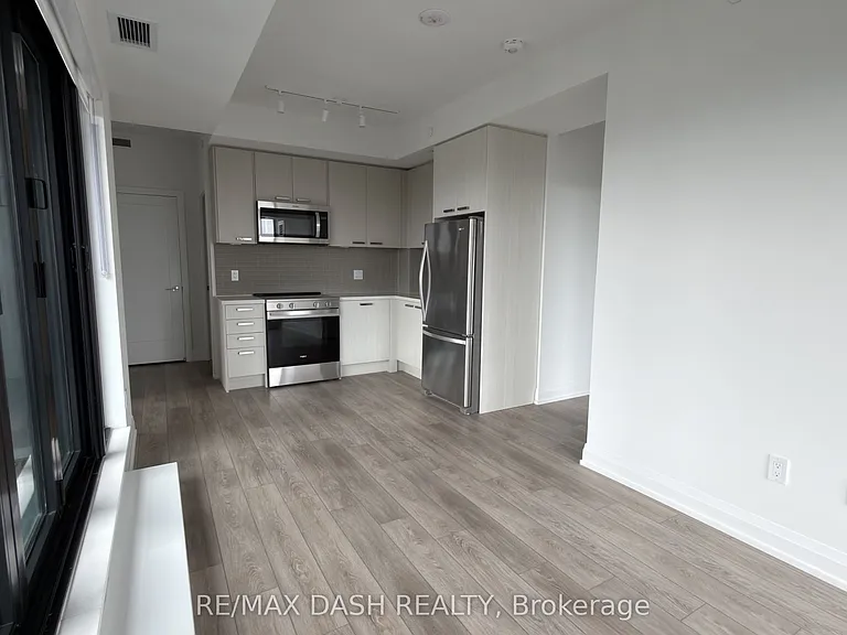 20 Soudan Ave #3603 — Photo 11