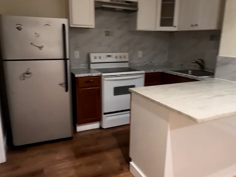 919 Saratoga St #1R — Photo 2