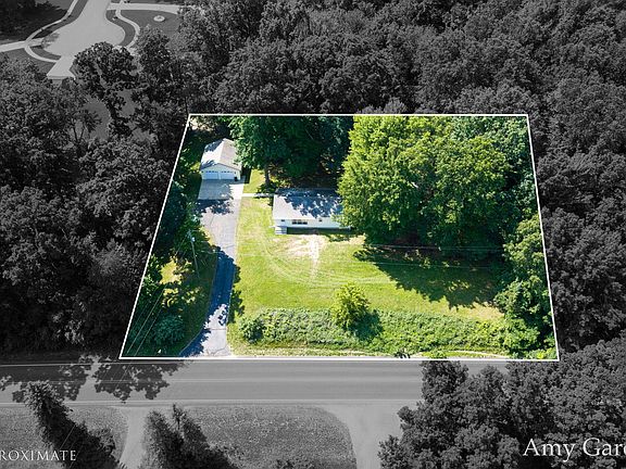 5th image of 3530 Eleven Mile Rd NE