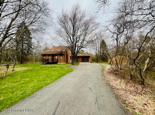 2538 Allegheny Dr, Blakeslee, PA 18610