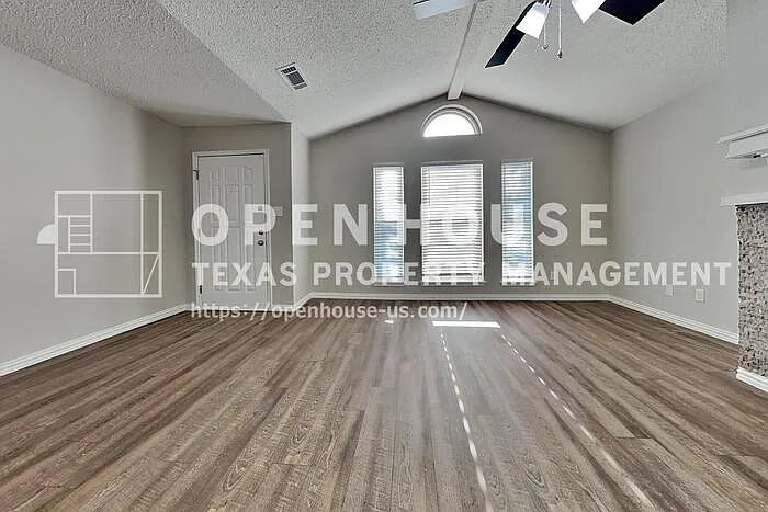 3 bed, 2.0 bath, 1428 sqft, $1,975 — Photo 4