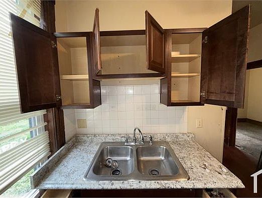 5th image of 2439 N Dr William Finlayson St