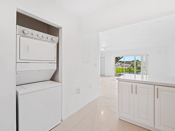 4th image of 15685 SW 82nd Circle Ln APT 216