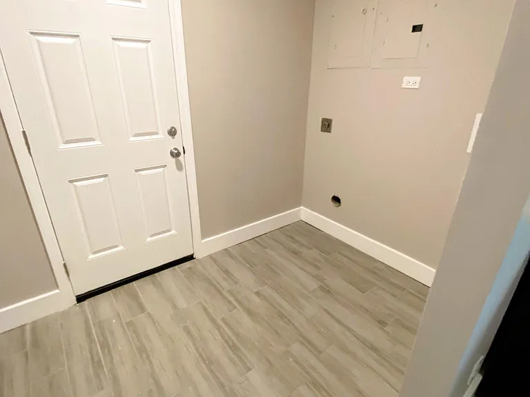 1016 Carroll St — Photo 6